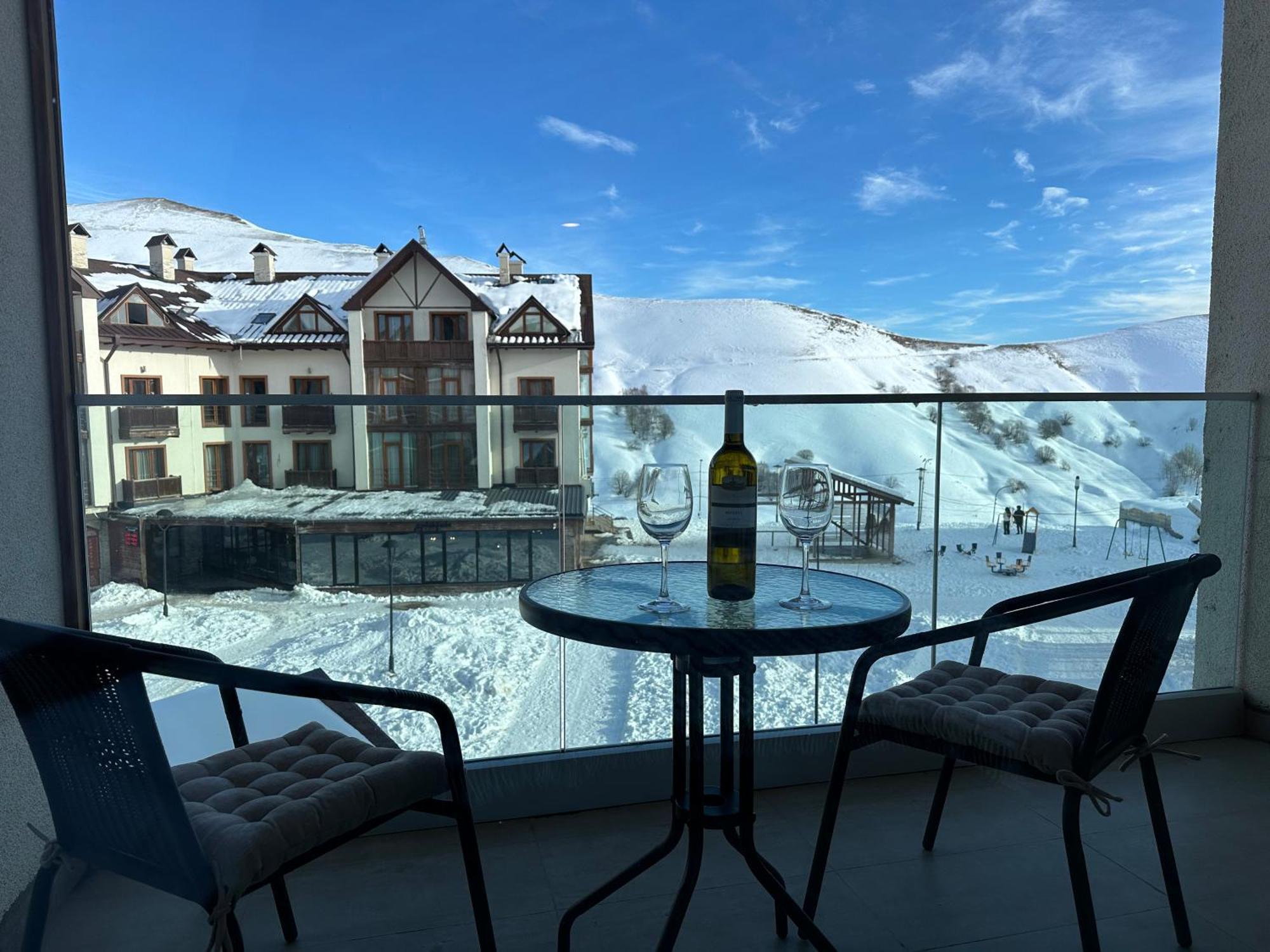 New Gudauri Alpen Apartments ภายนอก รูปภาพ